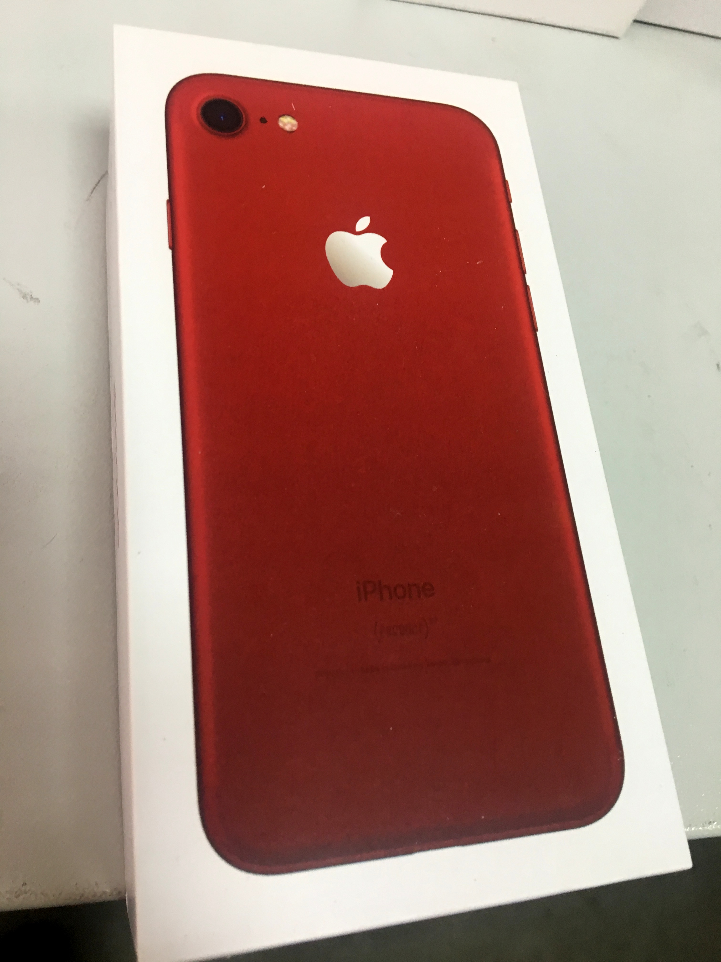 коробка iPhone 7 RED